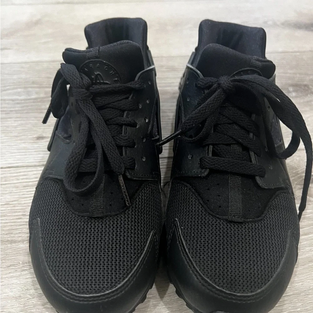 Nike Hurache Run Shoes- size 6Y (youth) - Picture 3 of 3